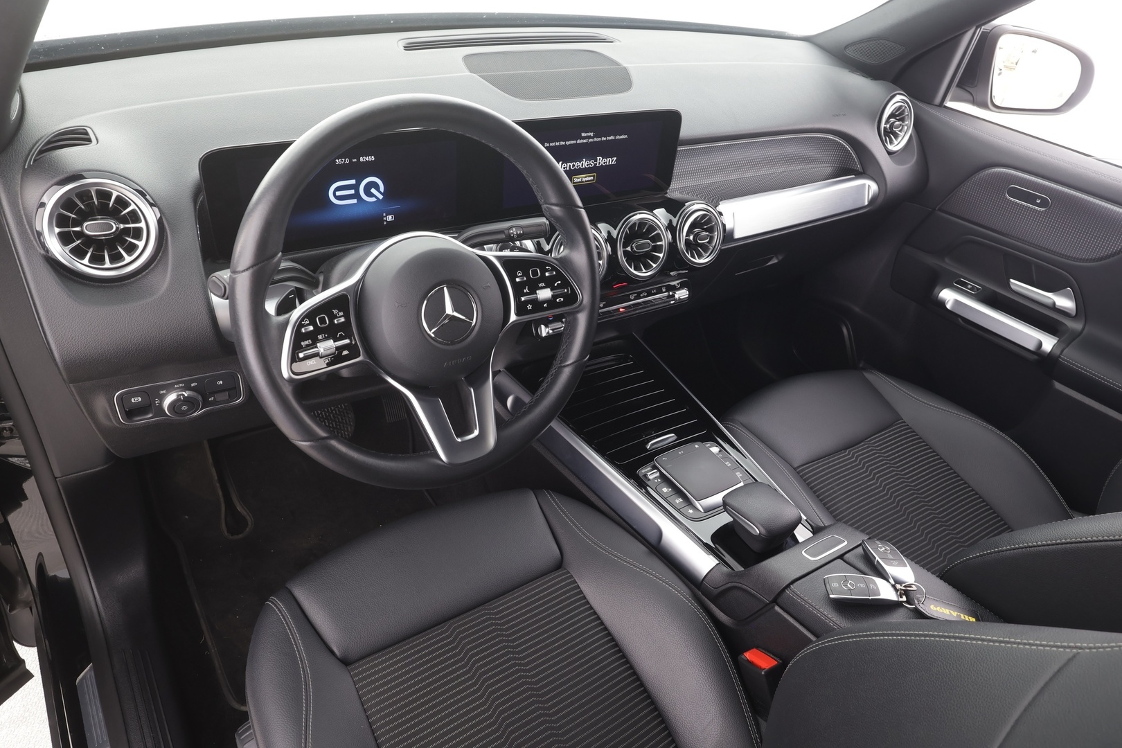 MERCEDES-BENZ EQB 2023