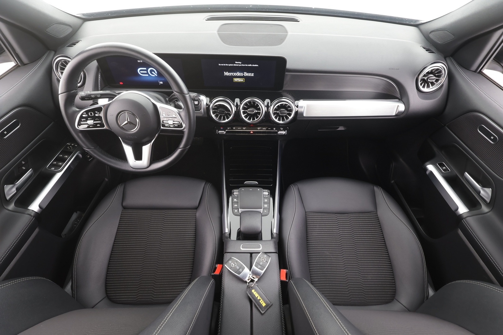MERCEDES-BENZ EQB 2023