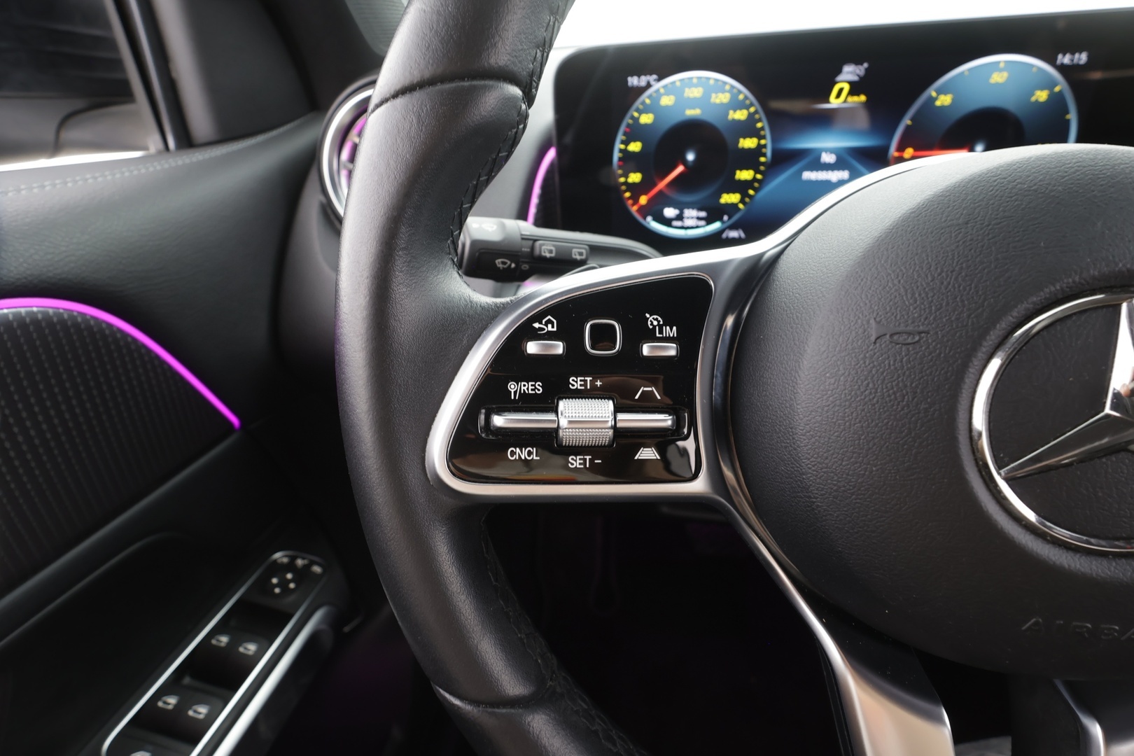 MERCEDES-BENZ EQB 2023