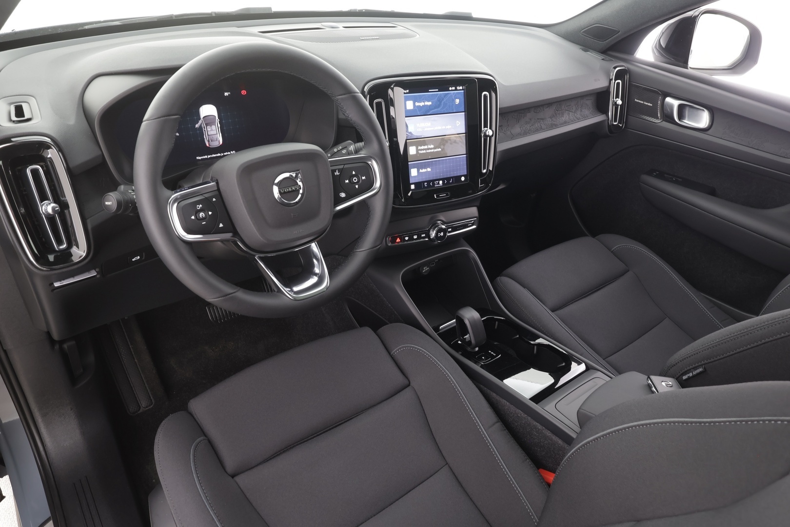 VOLVO C40 2023