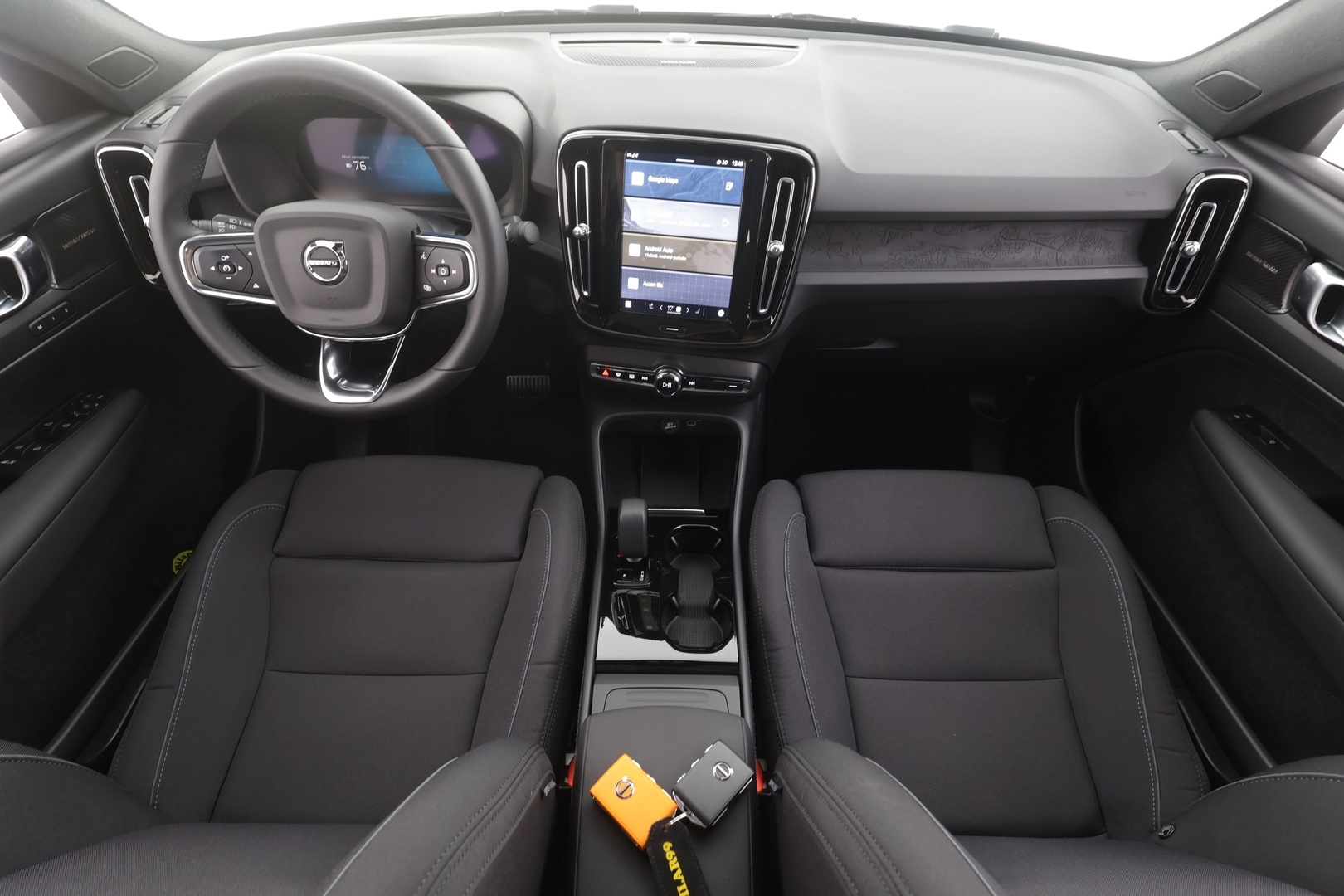 VOLVO C40 2023