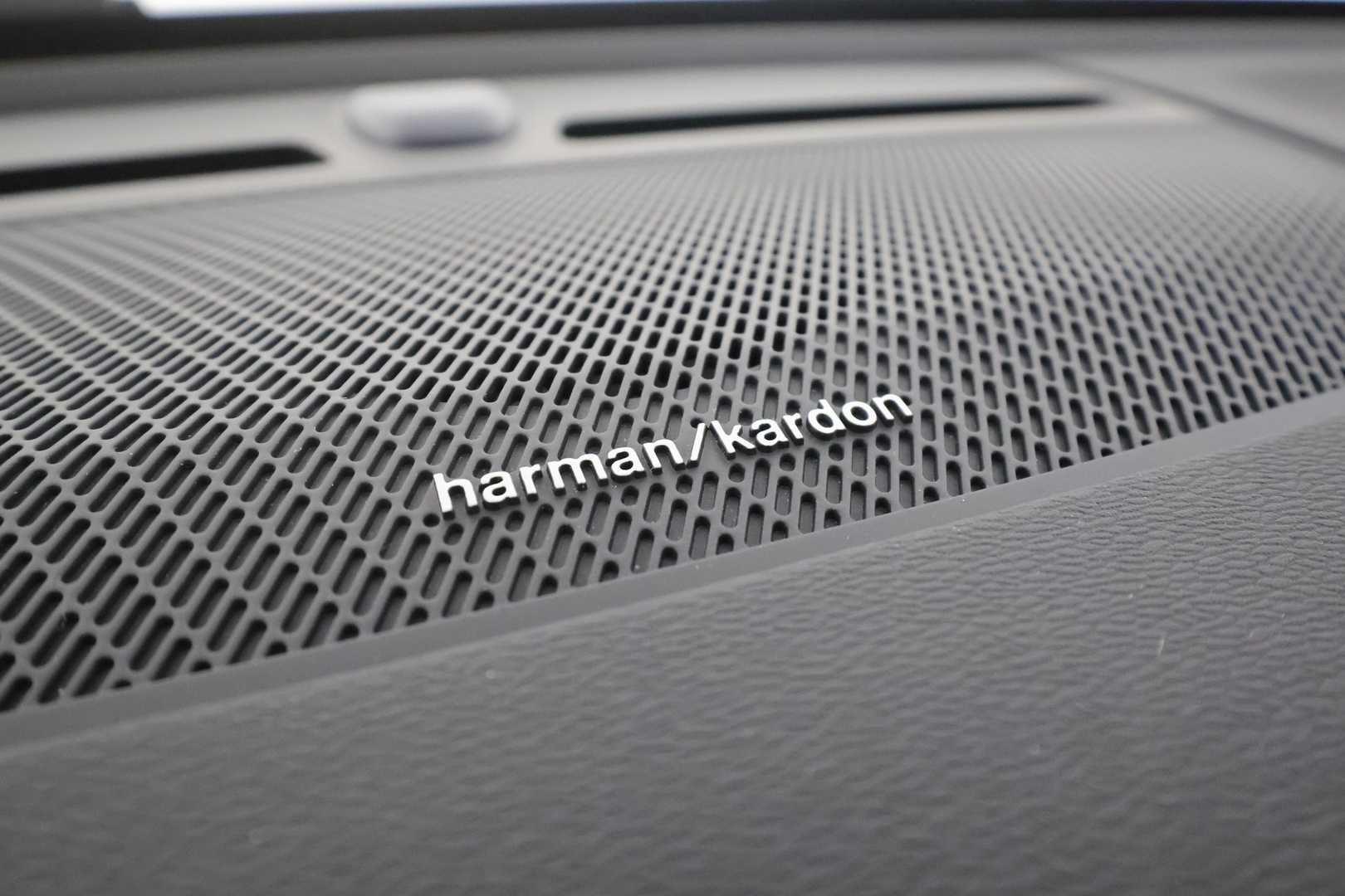 VOLVO C40 2023