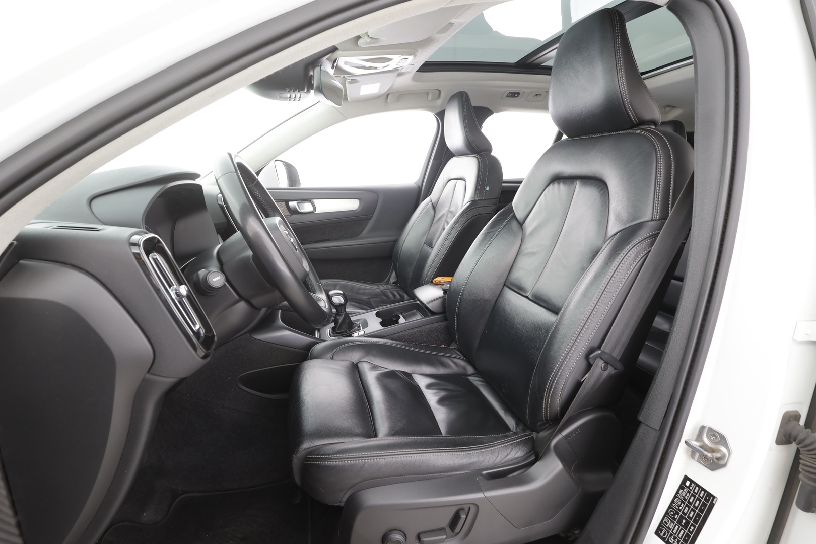 VOLVO XC40 2021
