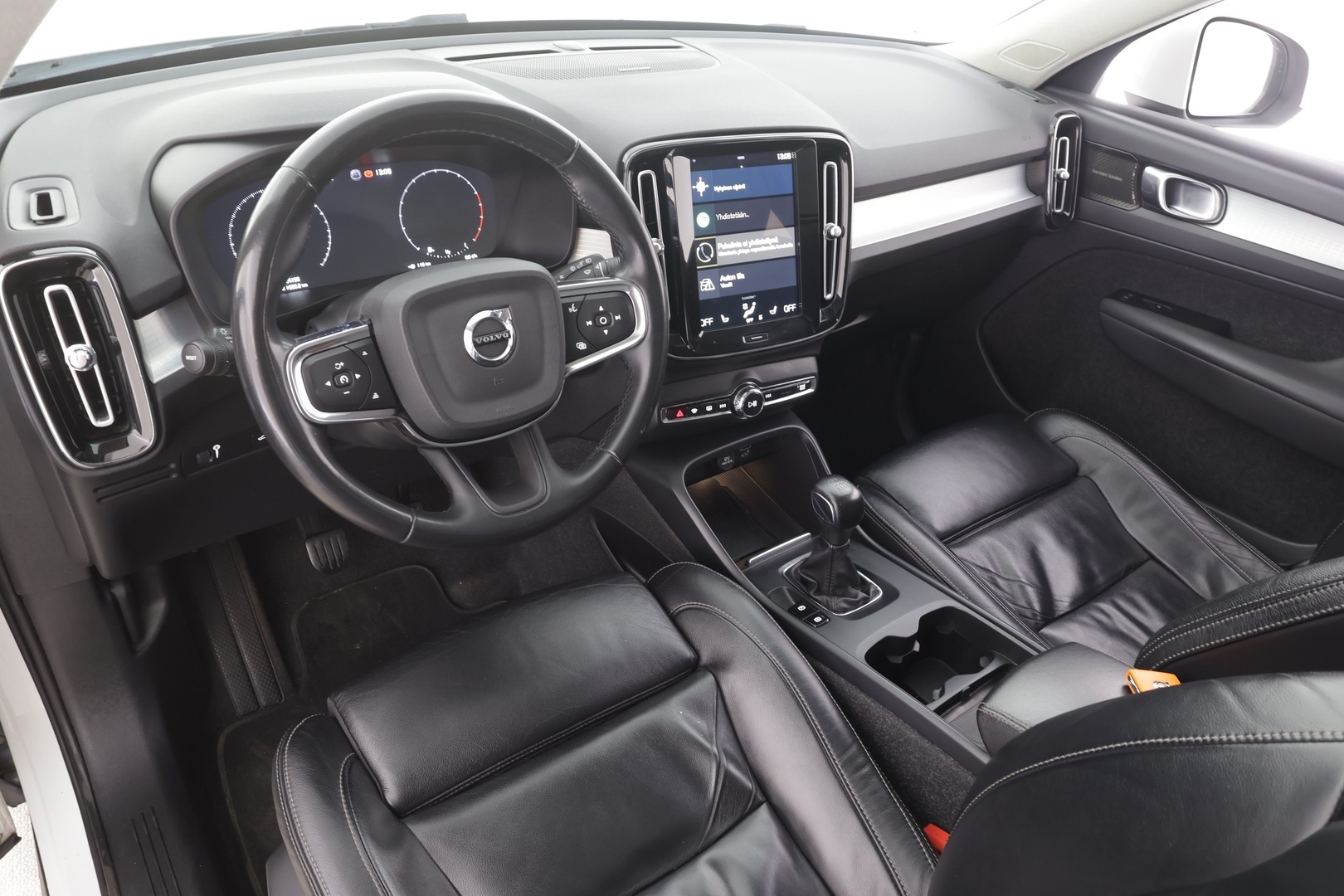 VOLVO XC40 2021
