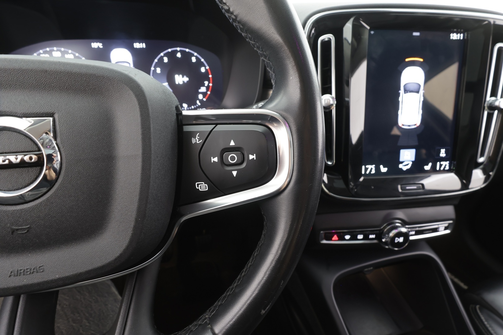 VOLVO XC40 2021