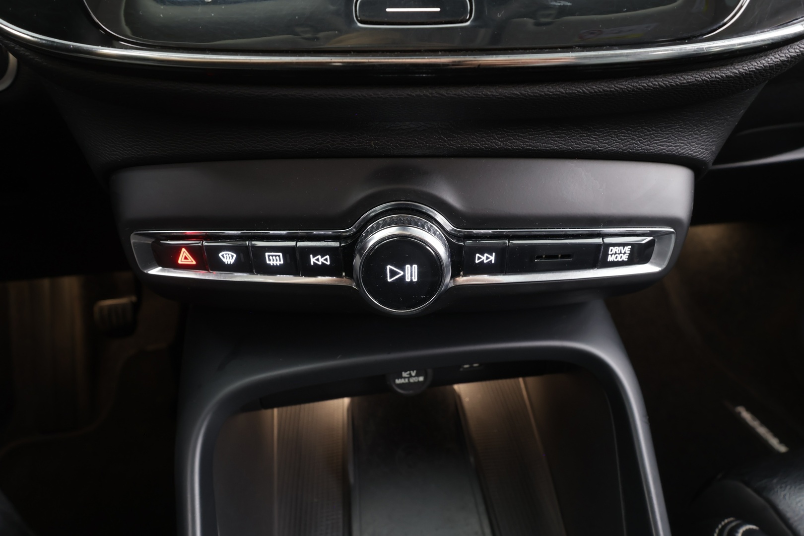 VOLVO XC40 2021