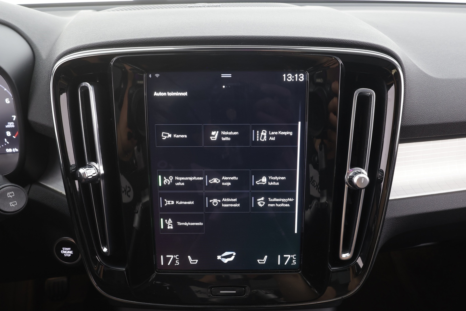 VOLVO XC40 2021