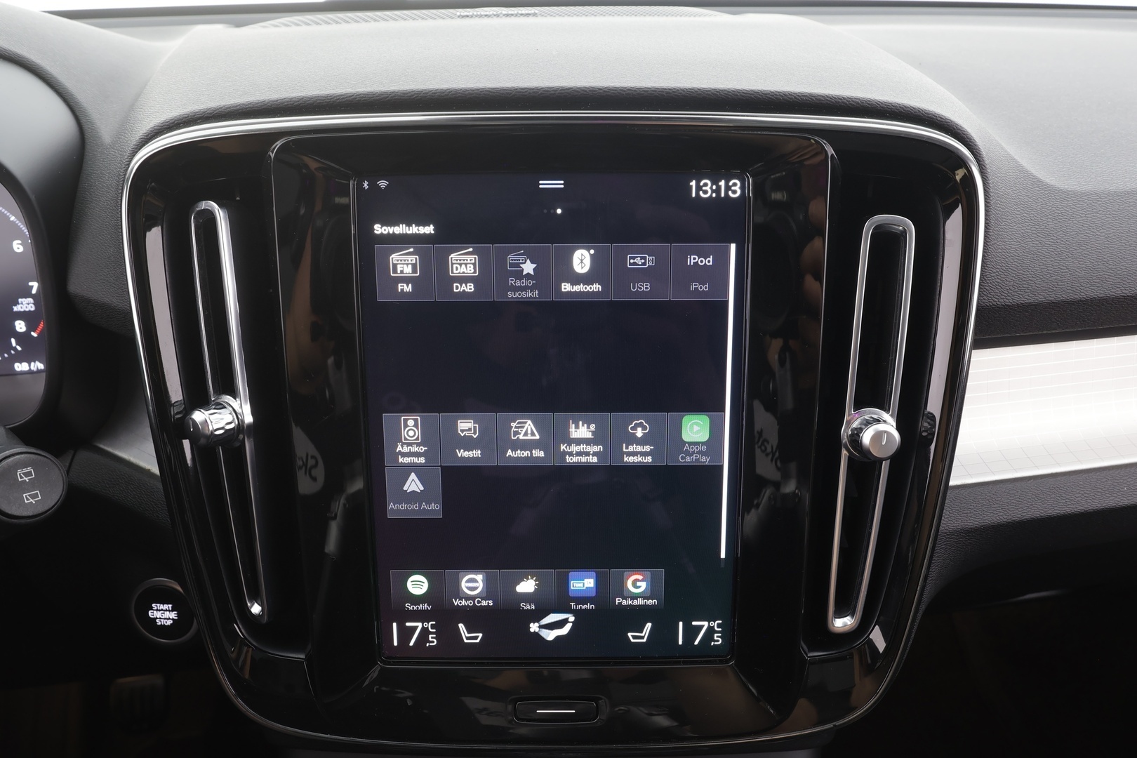 VOLVO XC40 2021