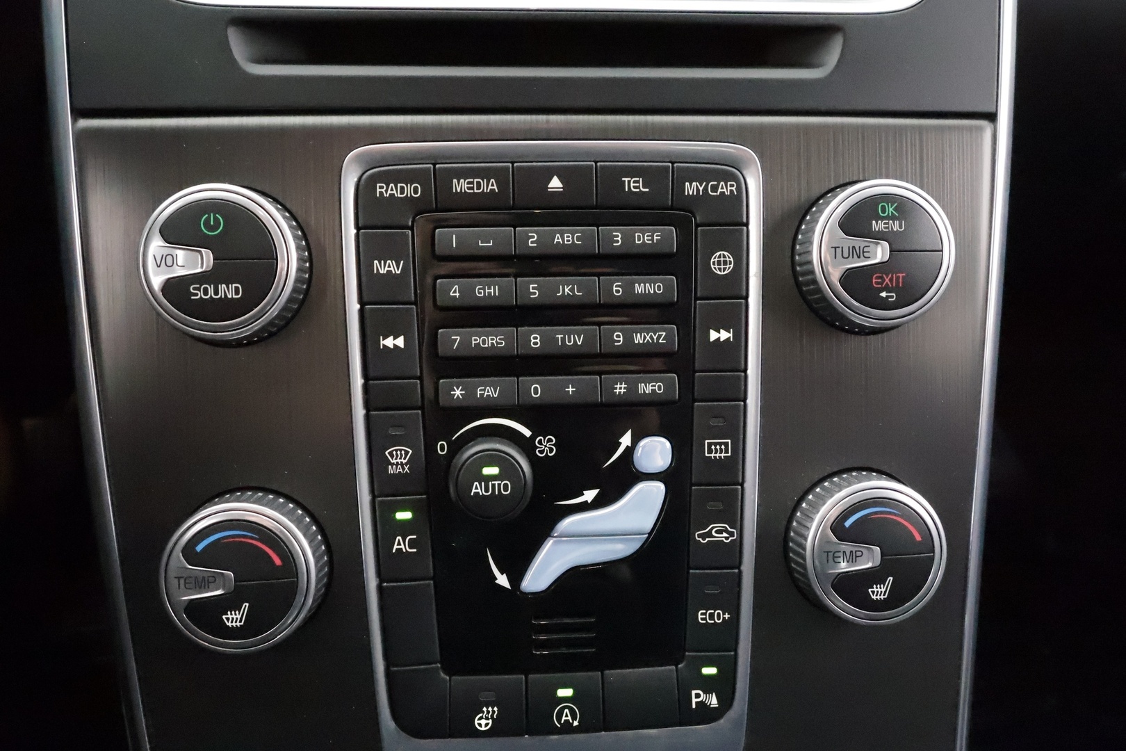 VOLVO V60 Cross Country 2016