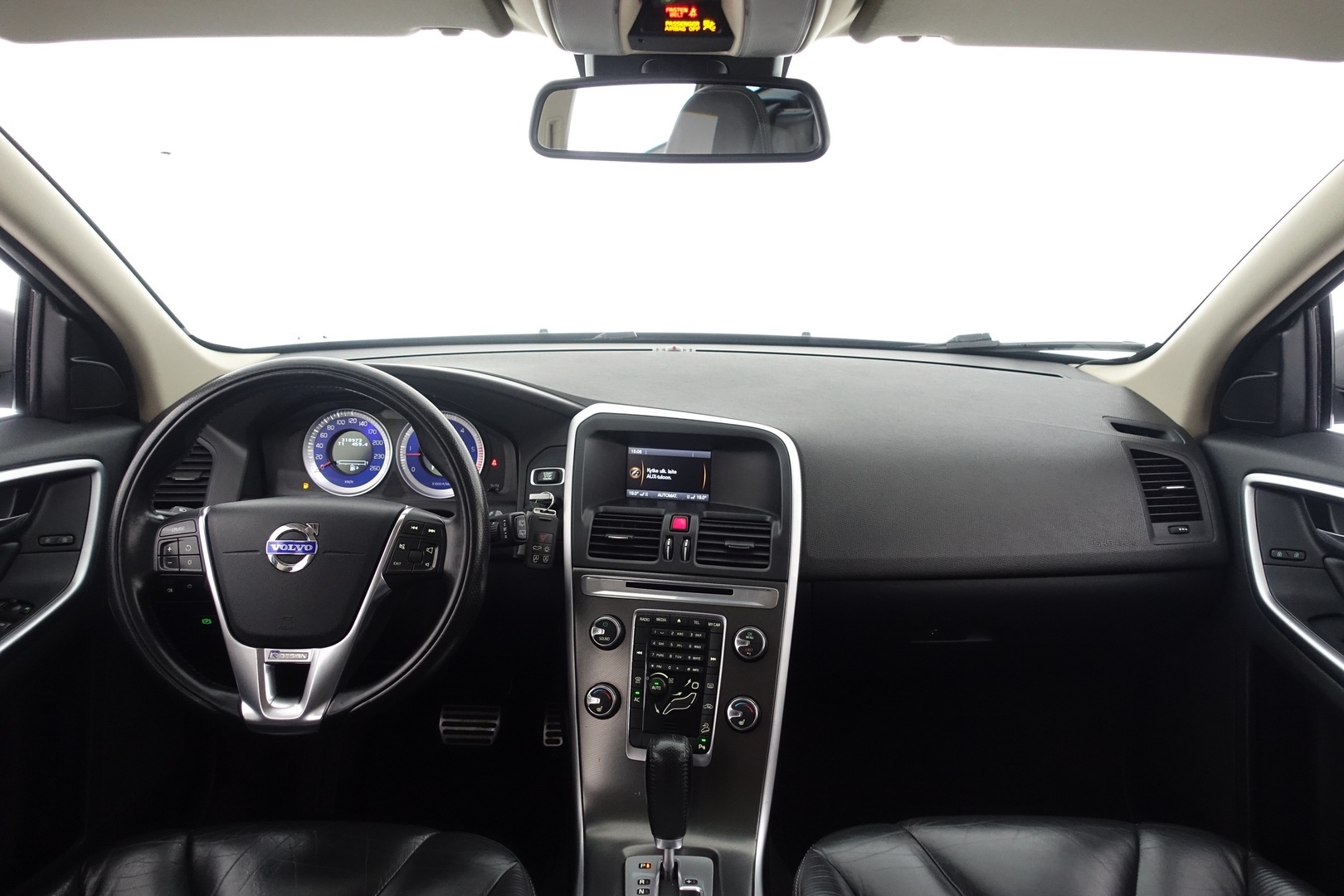 VOLVO XC60 2011
