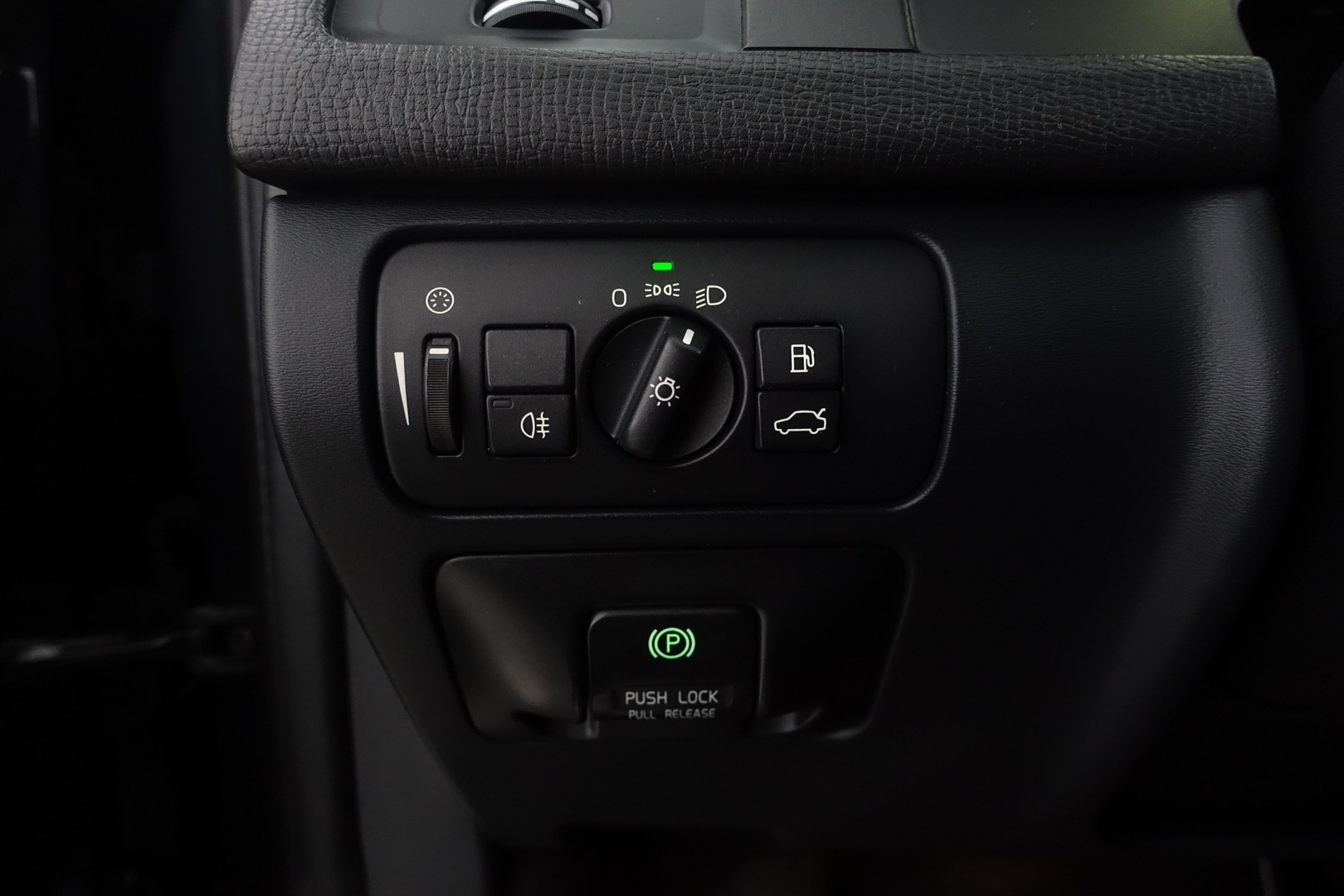 VOLVO XC60 2011