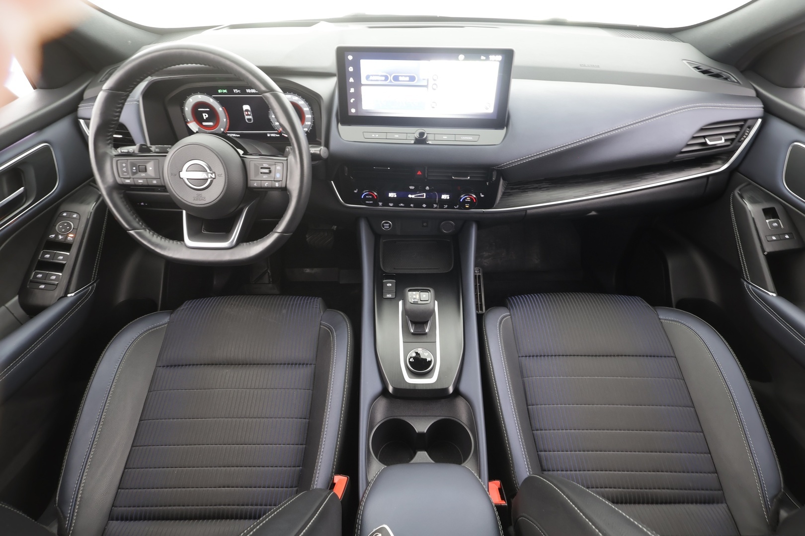NISSAN Qashqai 2023