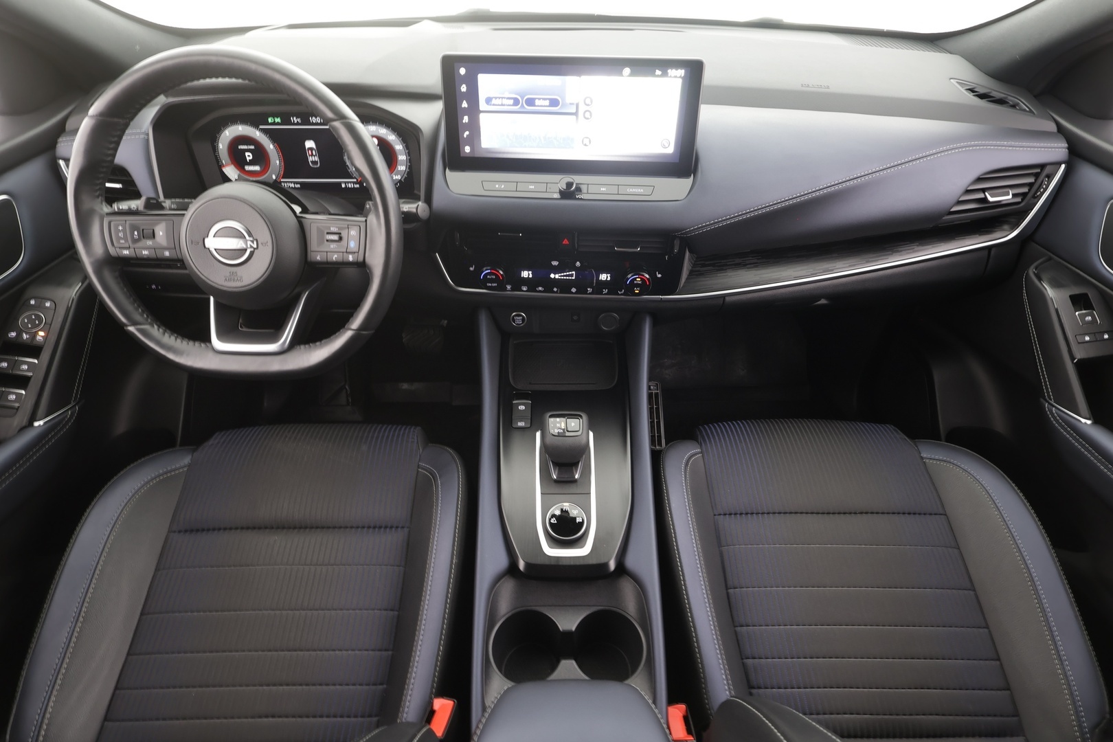 NISSAN Qashqai 2023