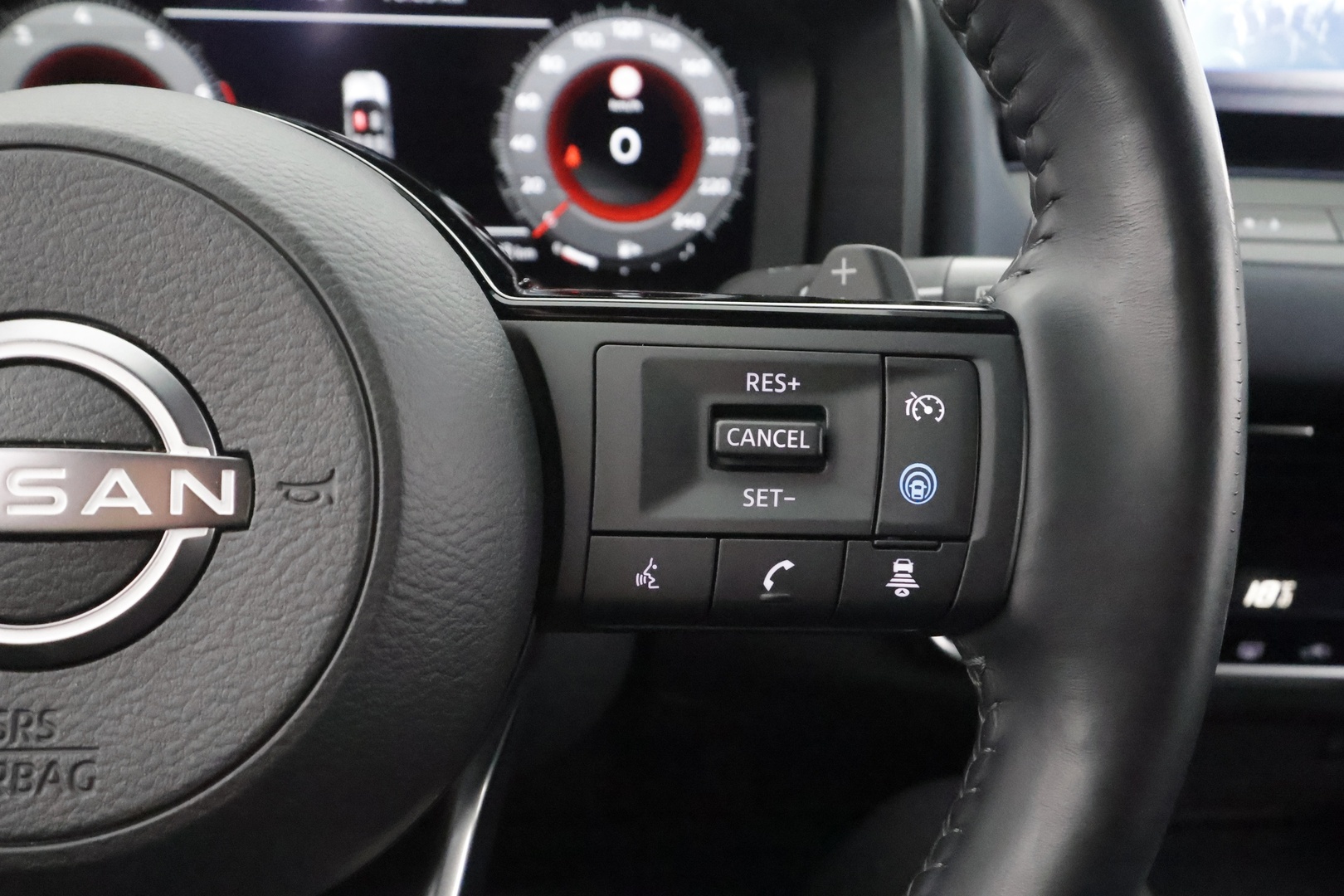 NISSAN Qashqai 2023