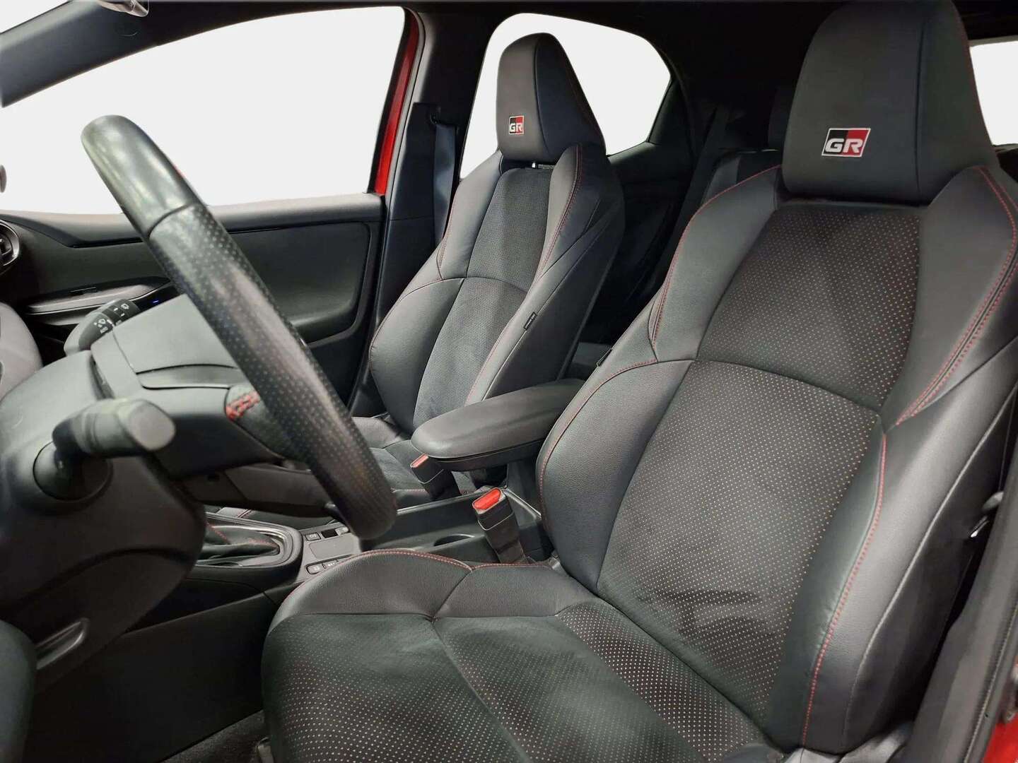 TOYOTA Yaris 2023