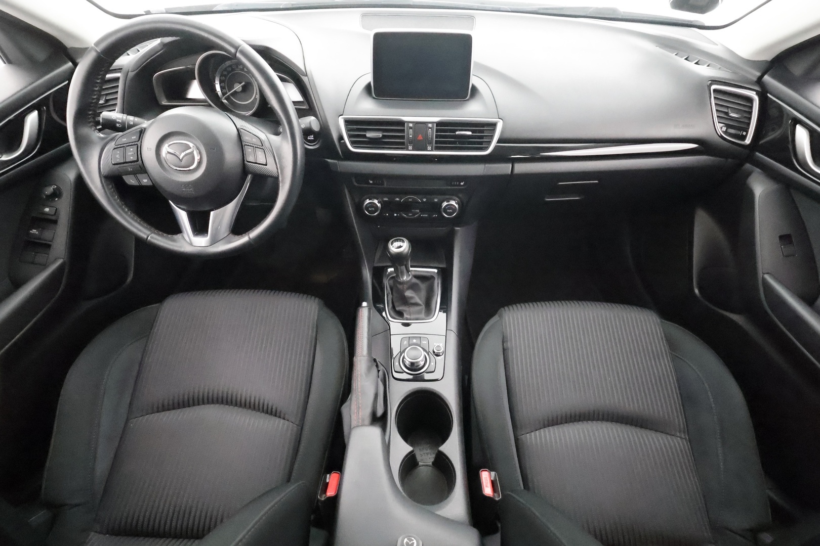 MAZDA 3 2015