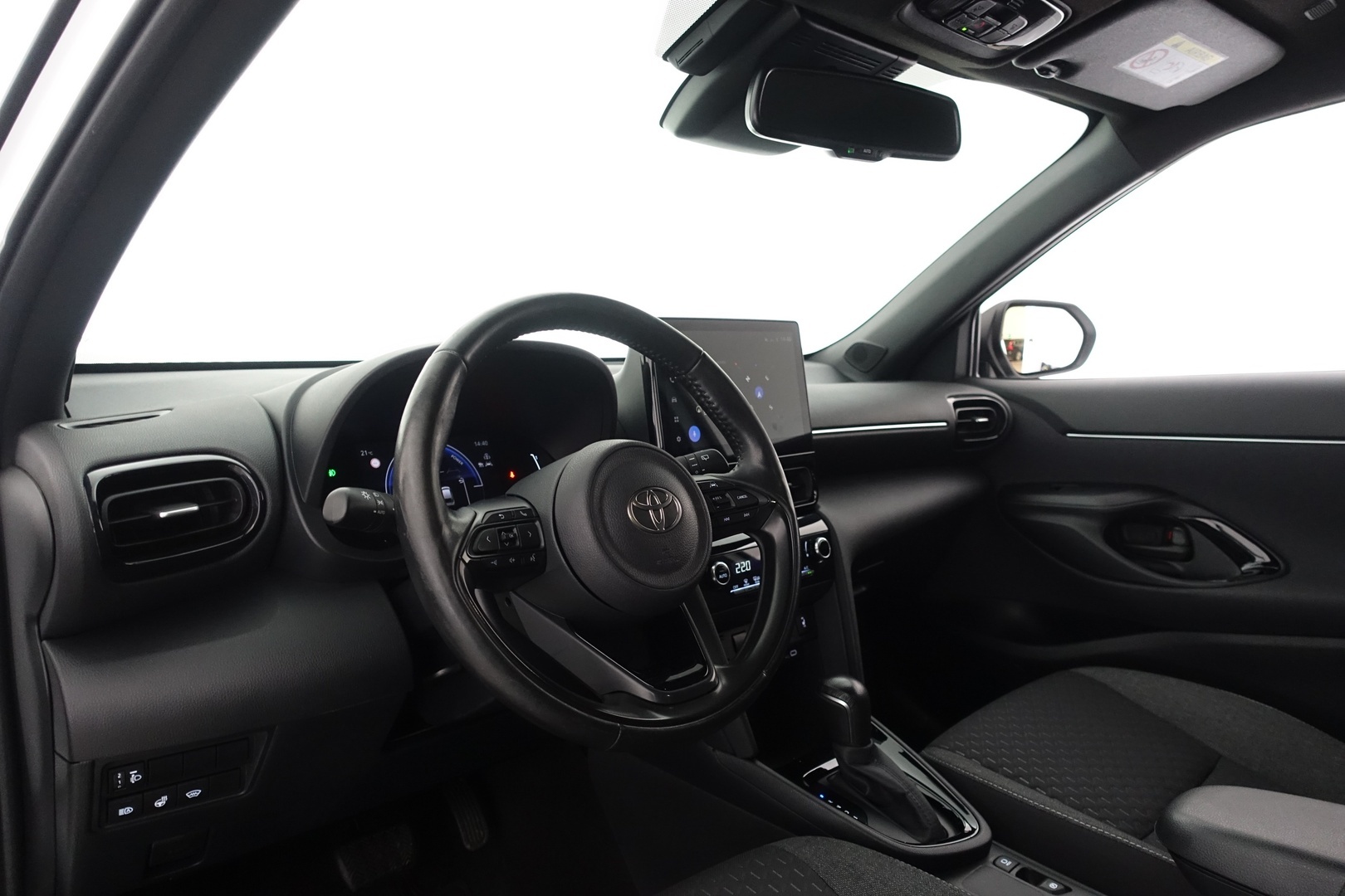TOYOTA Yaris Cross 2024