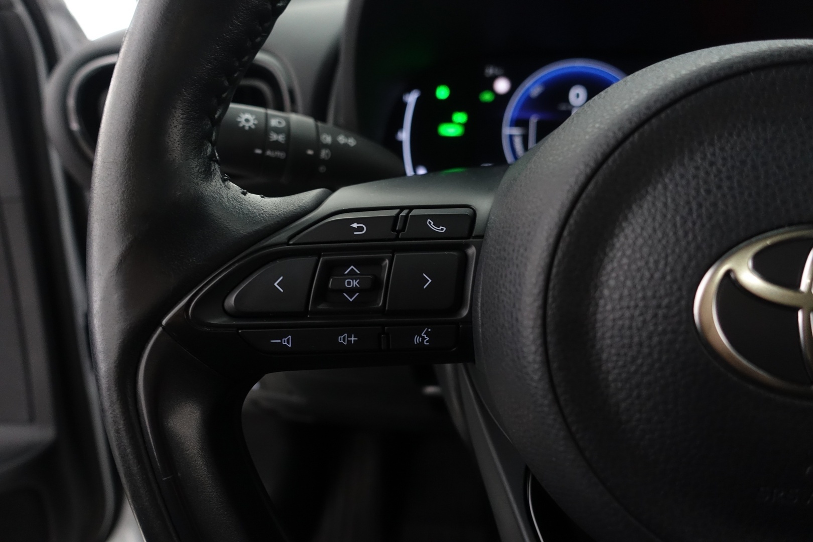 TOYOTA Yaris Cross 2024