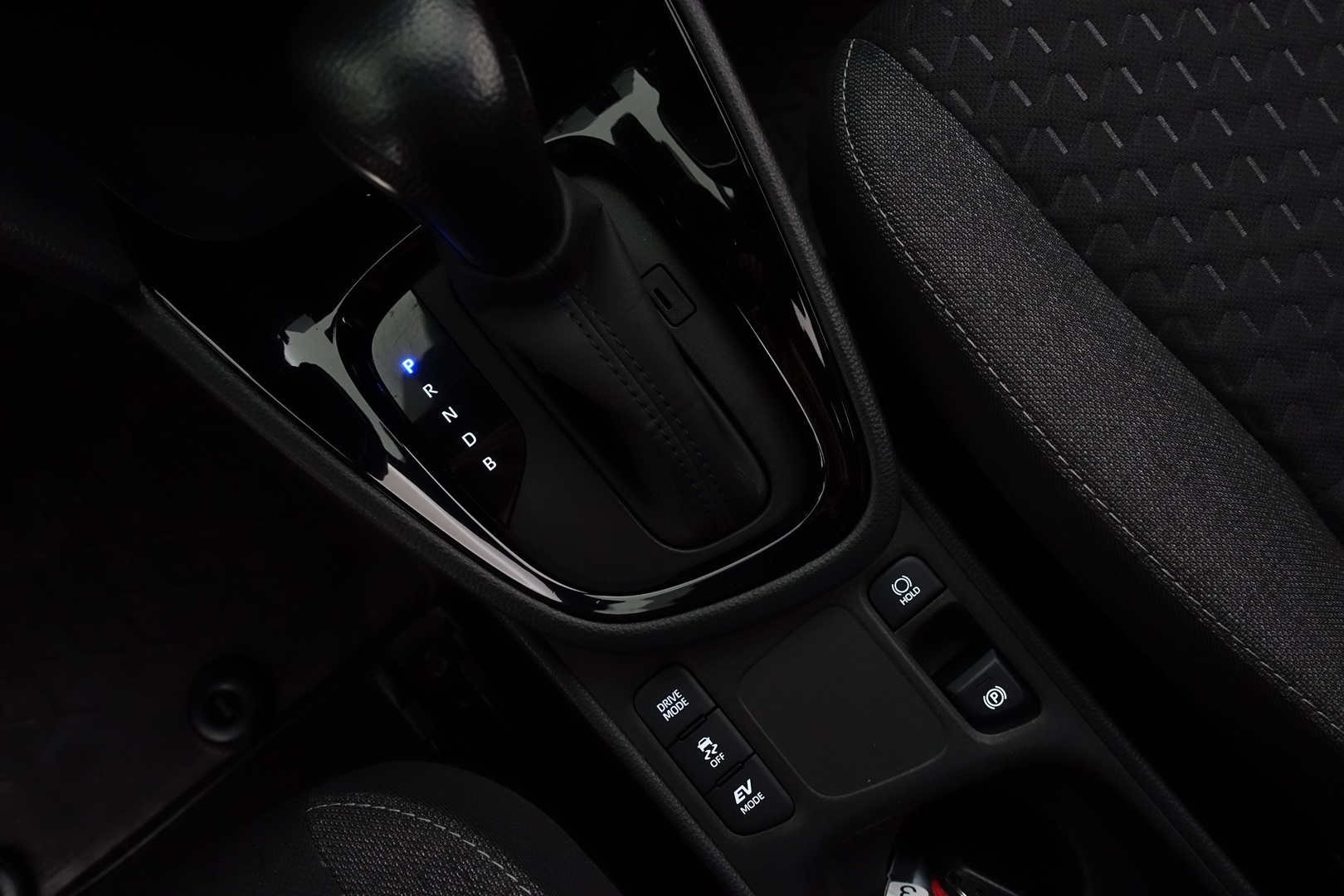 TOYOTA Yaris Cross 2024