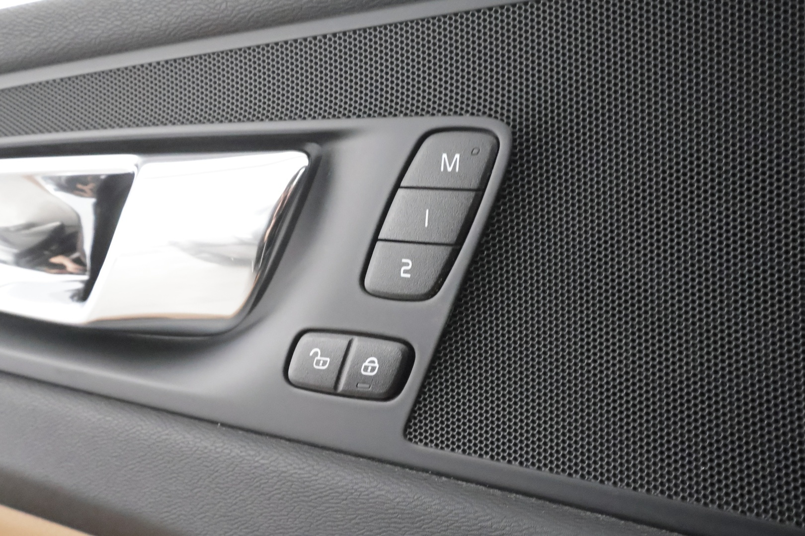 VOLVO XC60 2020