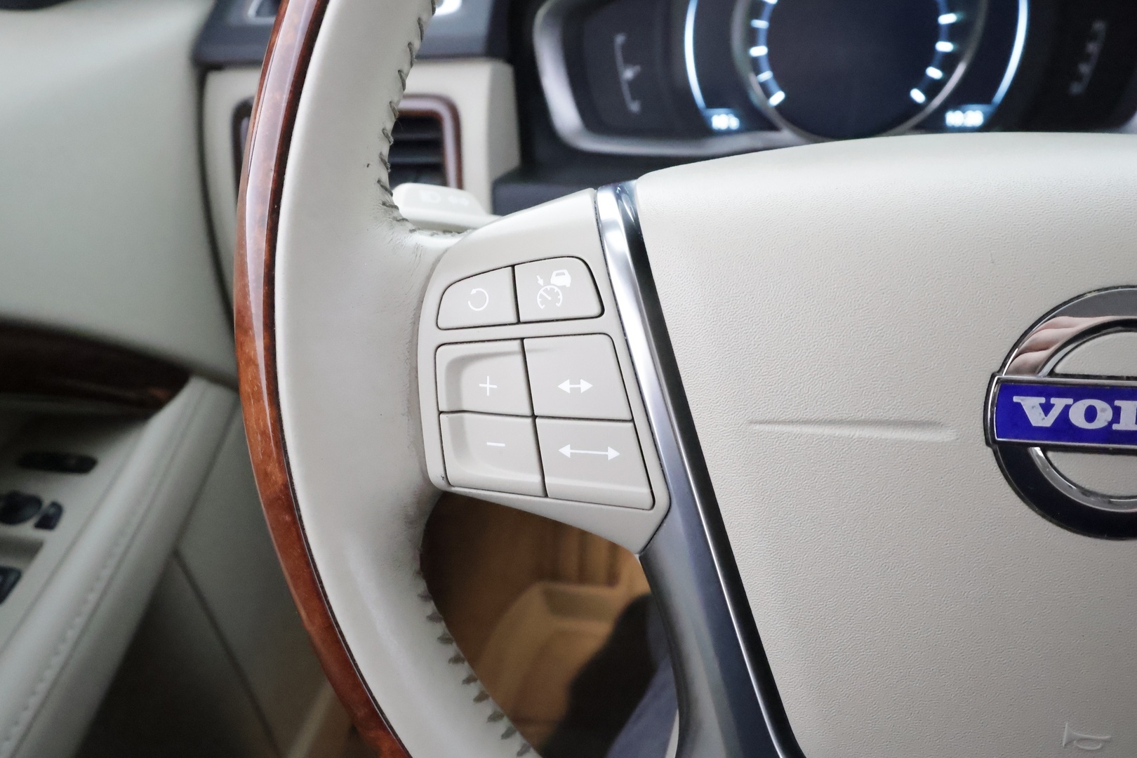 VOLVO S80 2014