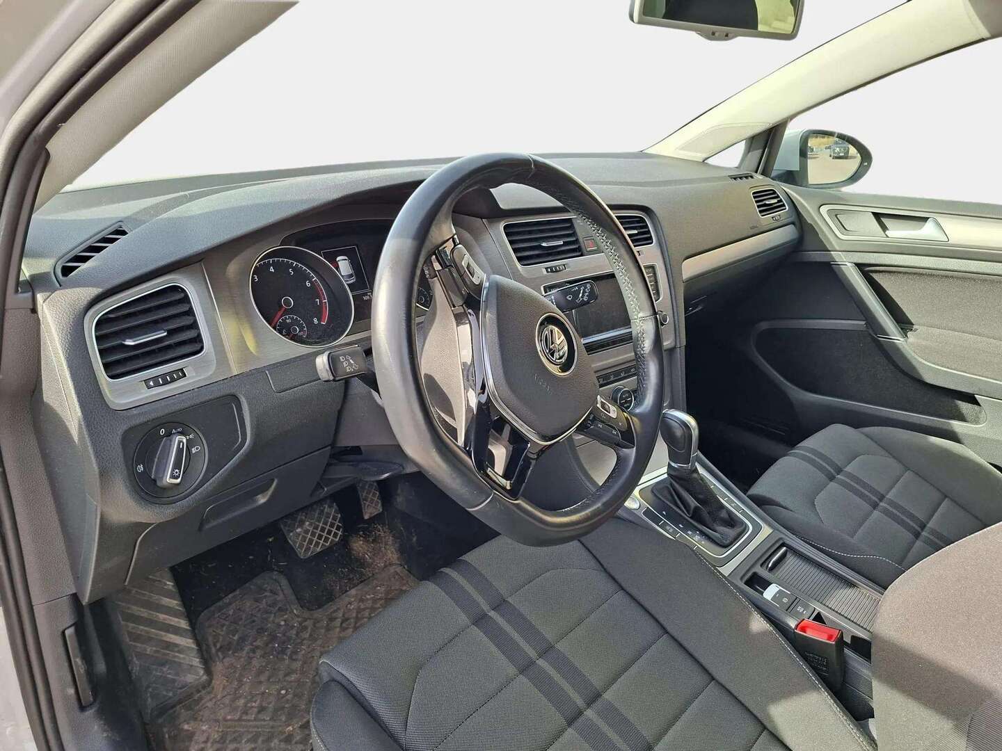 VOLKSWAGEN Golf 2015