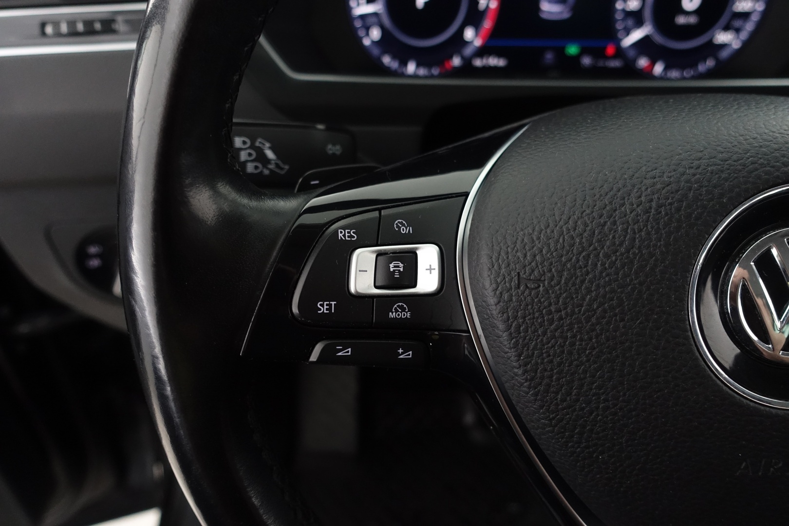 VOLKSWAGEN Tiguan 2017