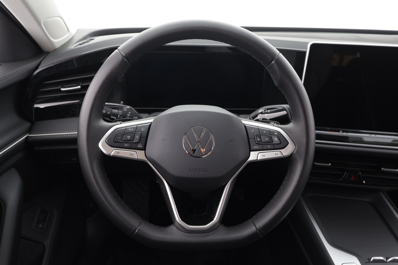 VOLKSWAGEN PASSAT 2025