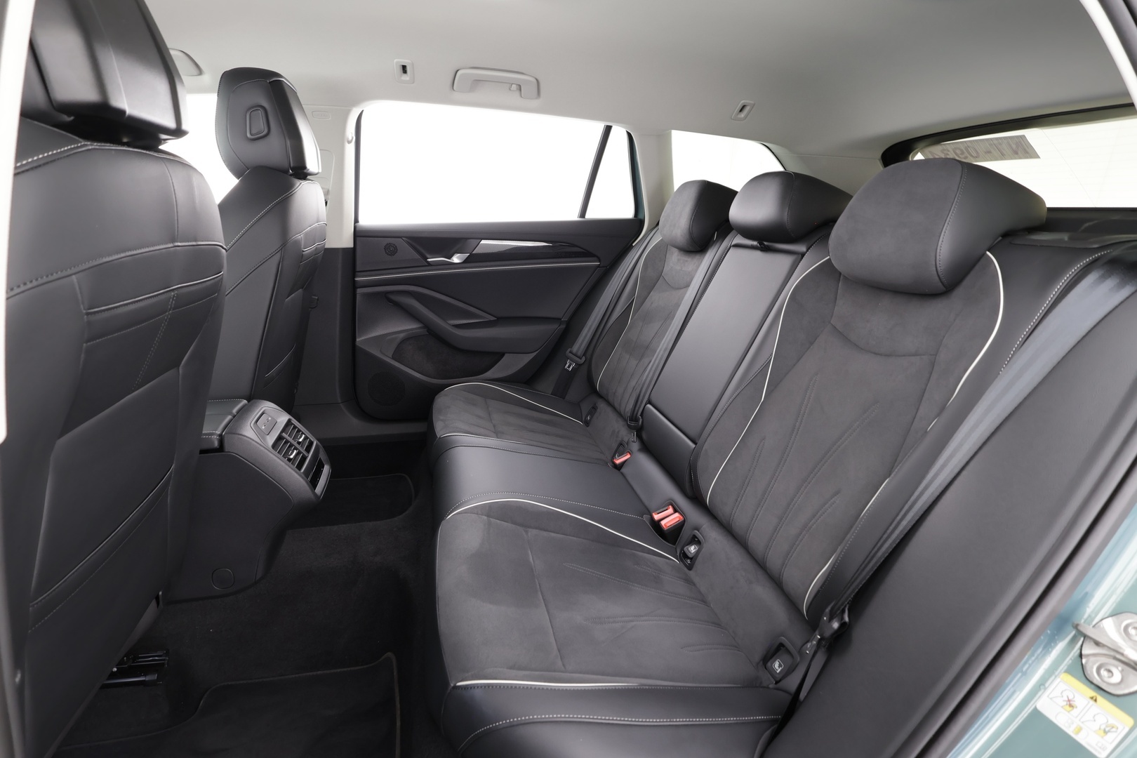 VOLKSWAGEN PASSAT 2025