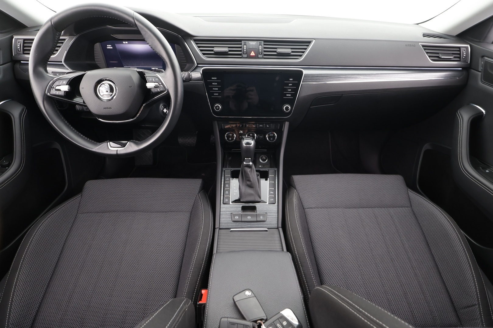 SKODA SUPERB 2023