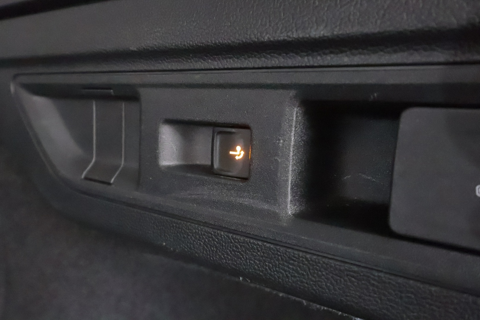 VOLKSWAGEN PASSAT 2024