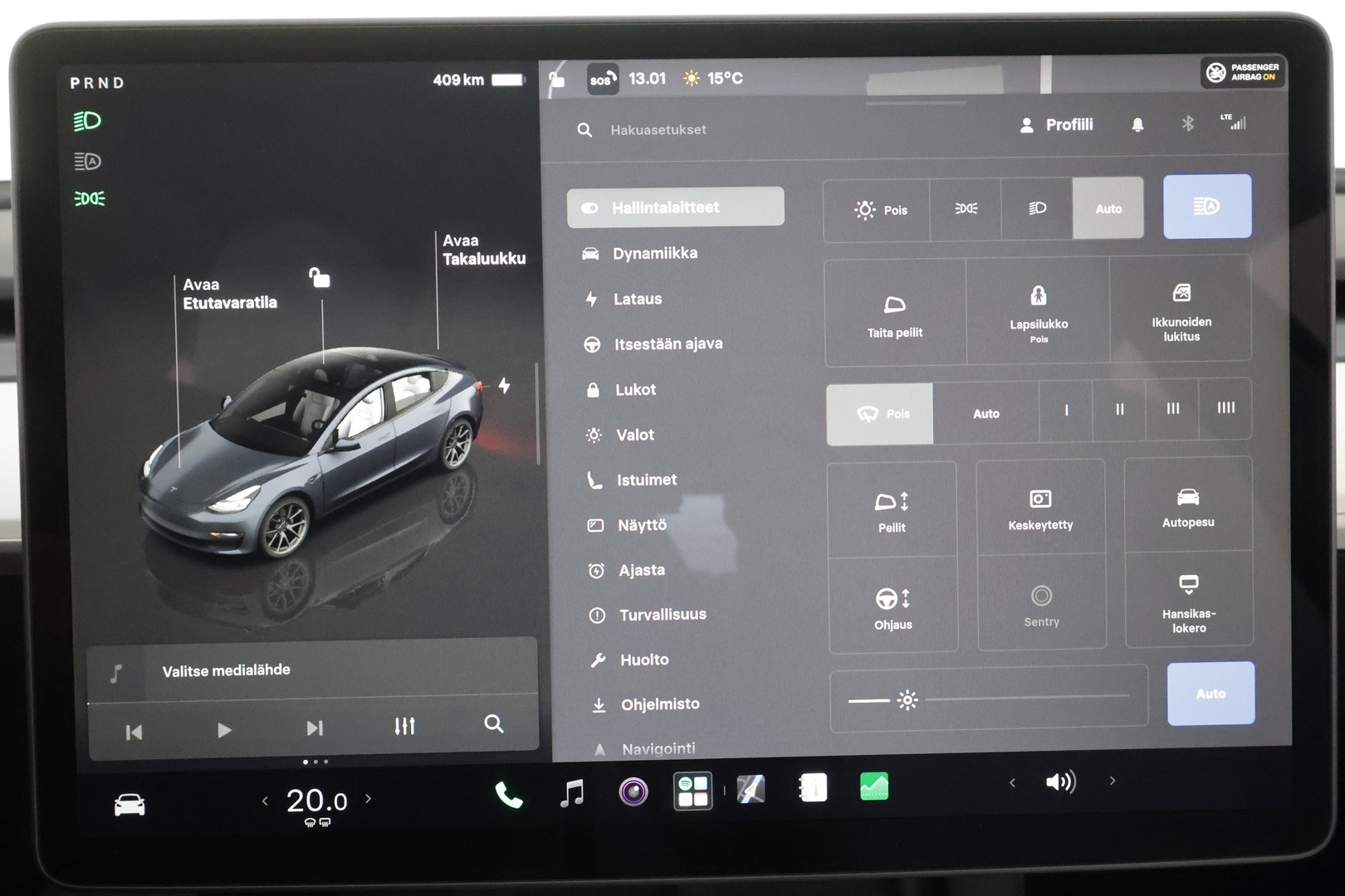 TESLA MODEL 3 2023