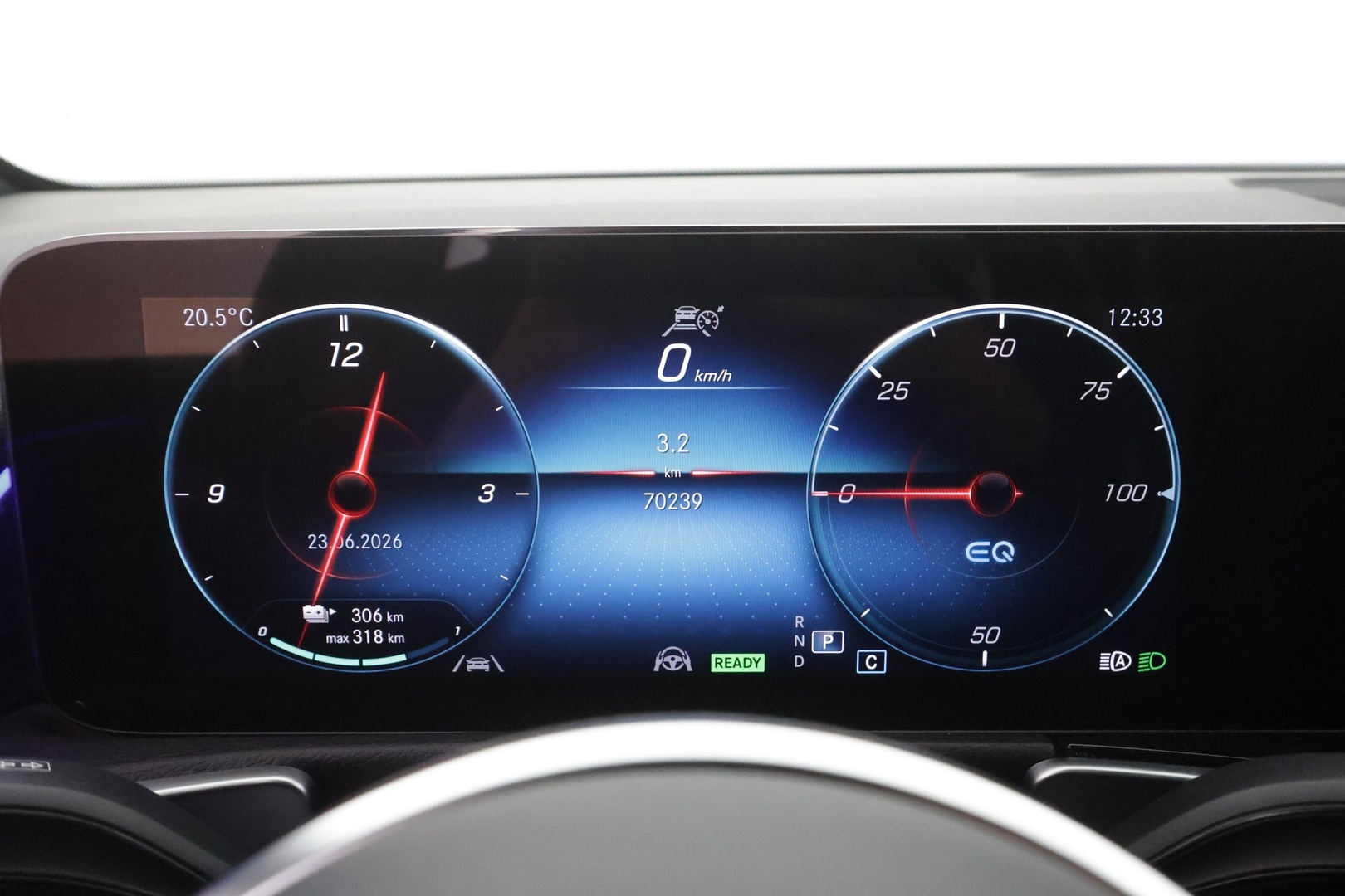 MERCEDES-BENZ EQB 2023