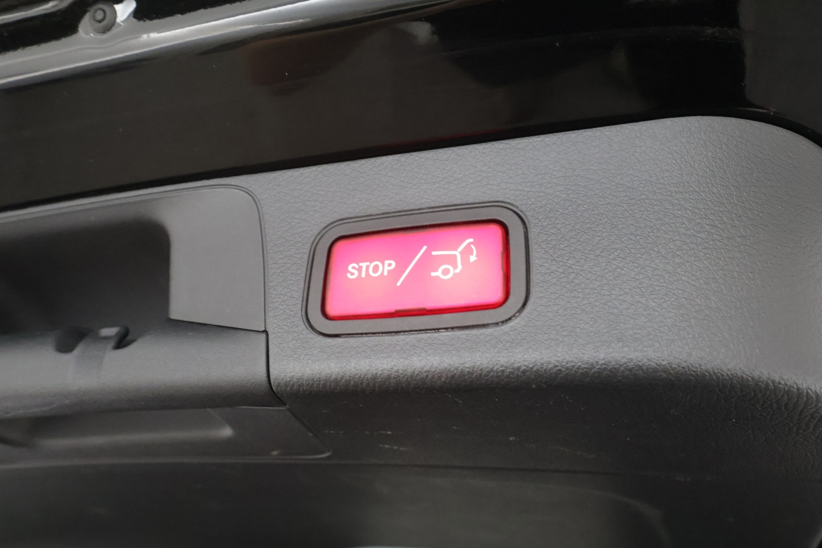 MERCEDES-BENZ EQB 2023