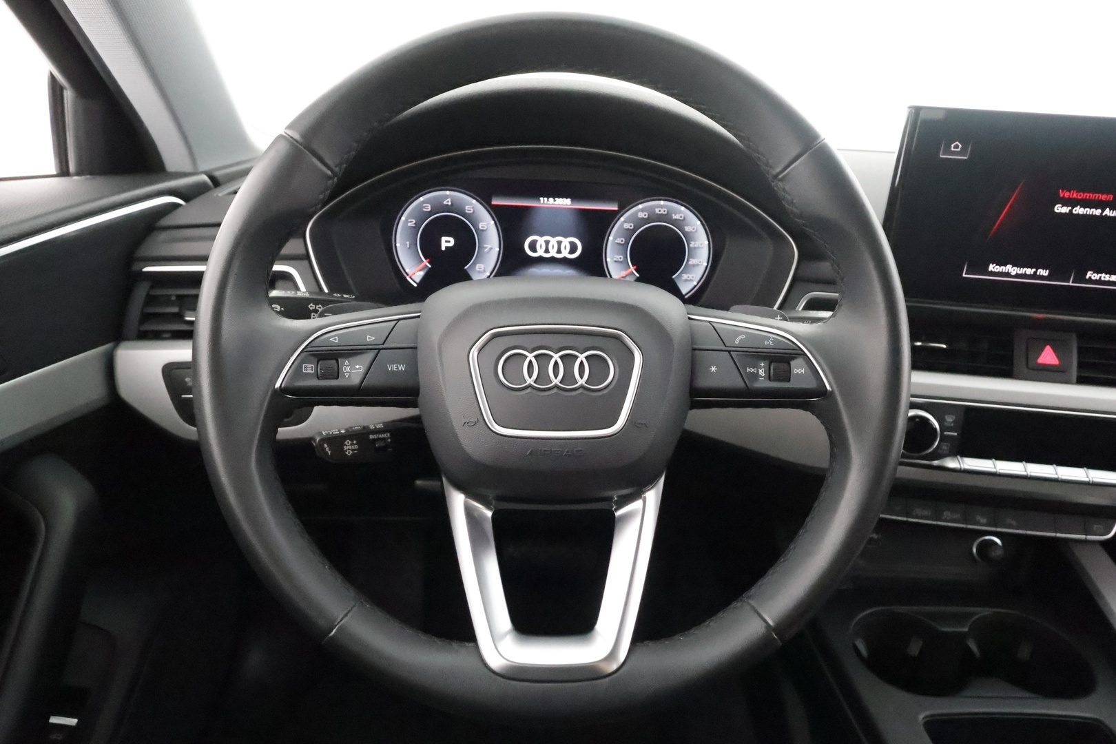 AUDI A4 2023