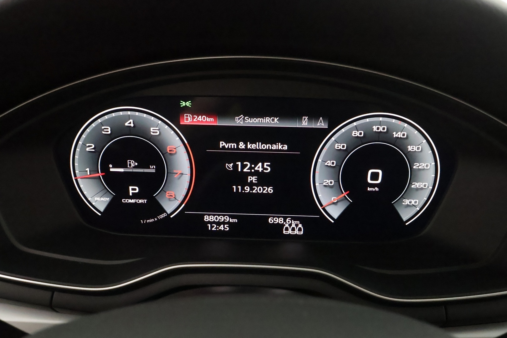 AUDI A4 2023