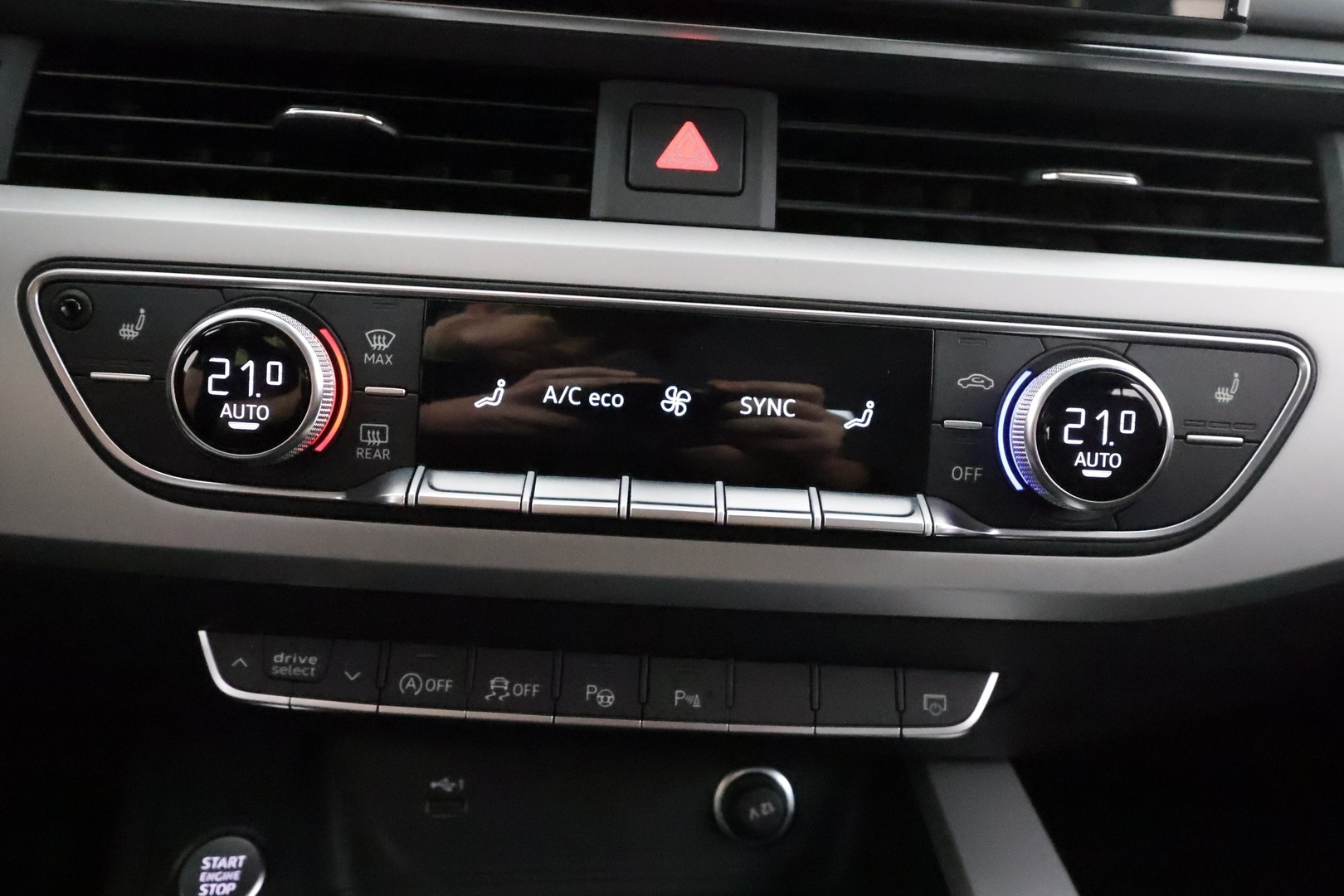 AUDI A4 2023