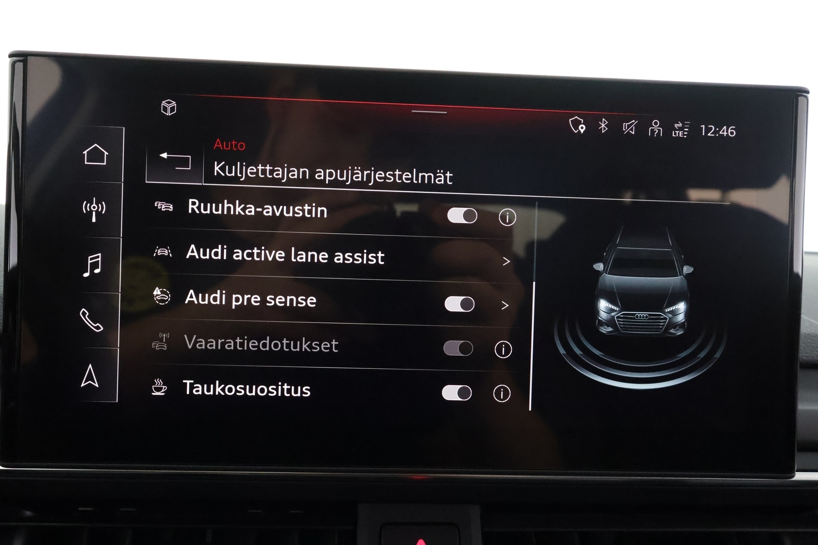 AUDI A4 2023