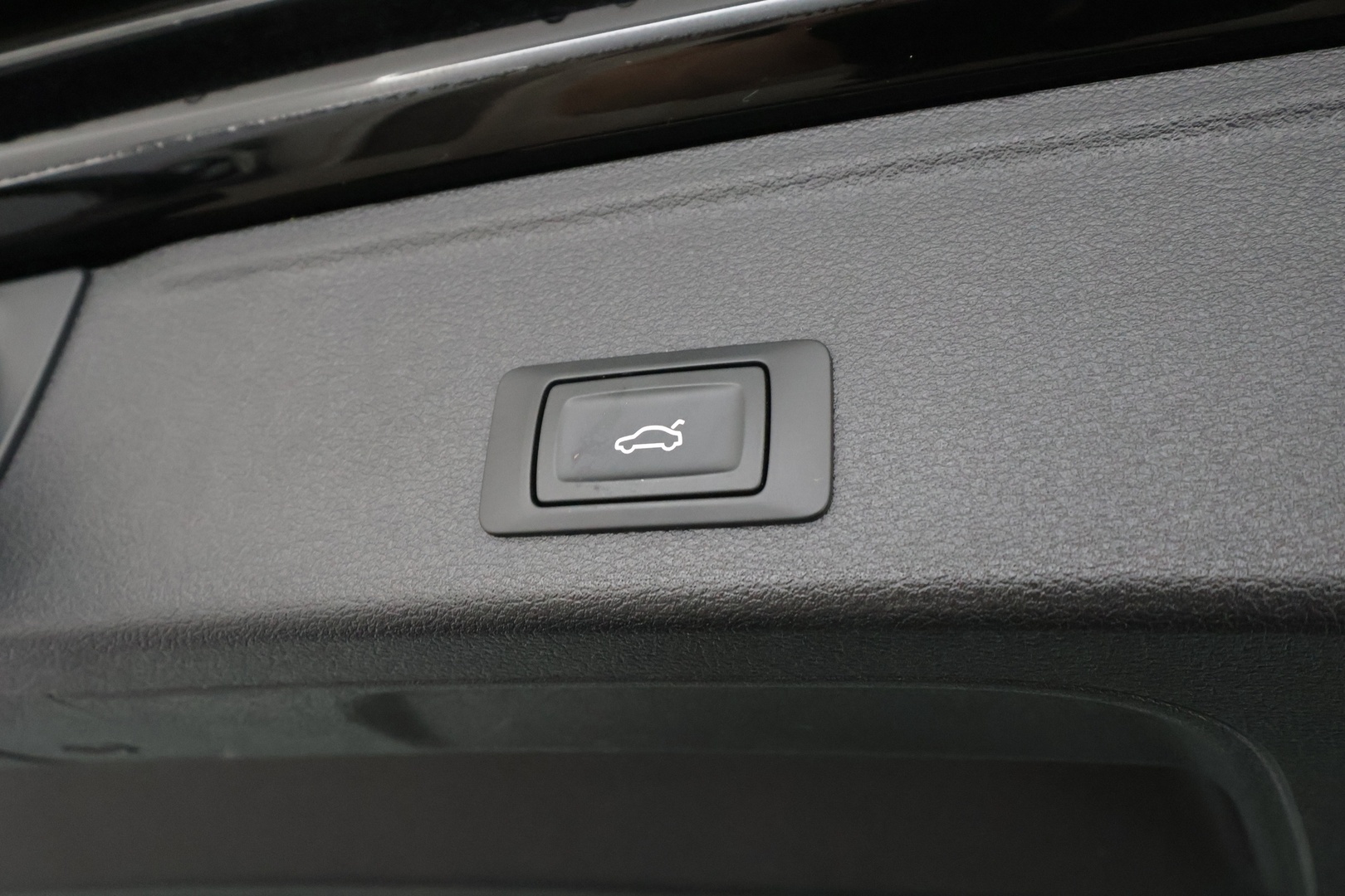 AUDI A4 2023