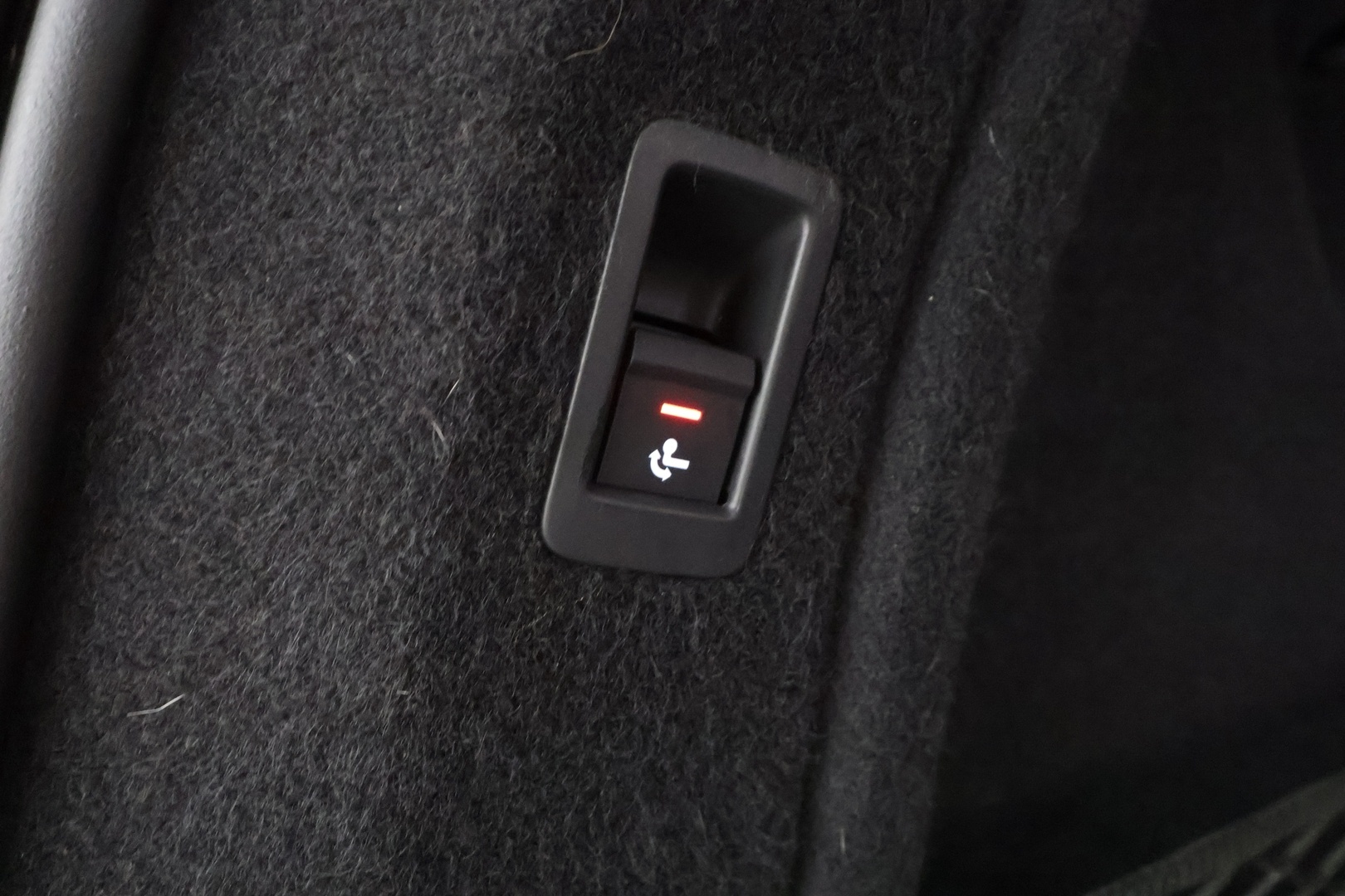 AUDI A4 2023