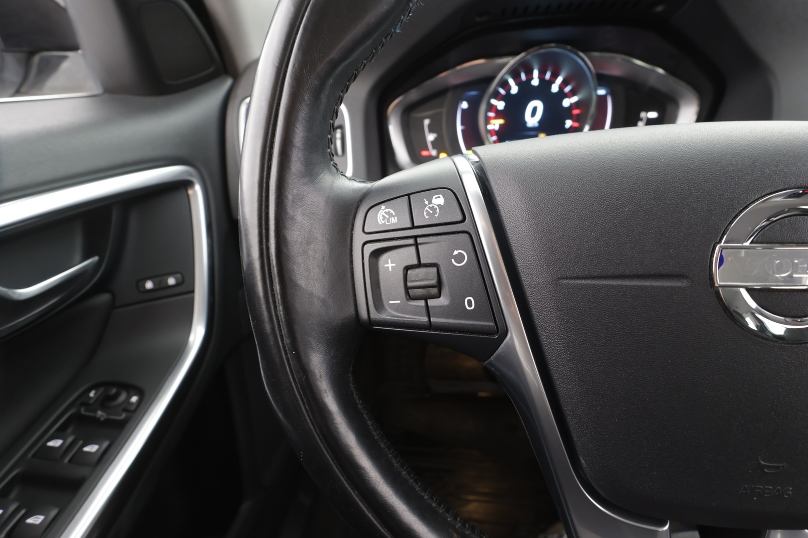 VOLVO V60 2014