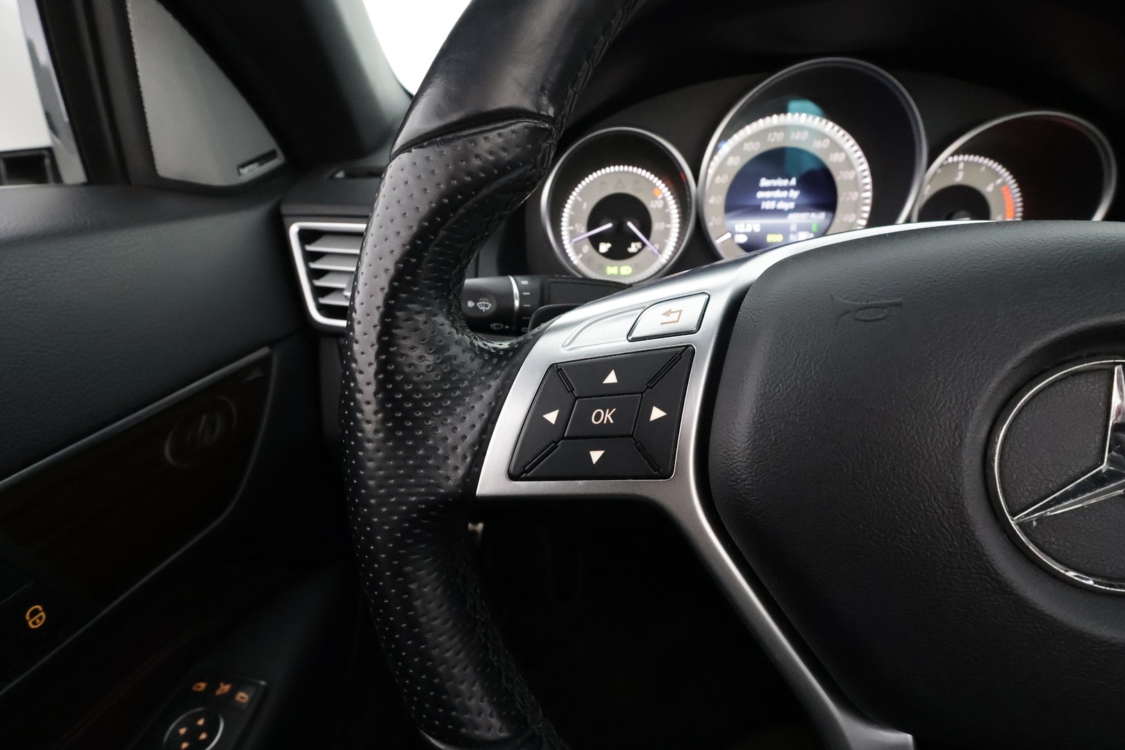 MERCEDES-BENZ E 2013