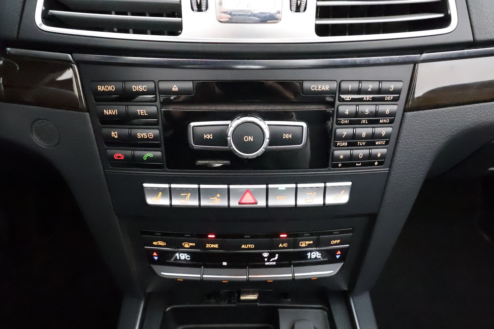MERCEDES-BENZ E 2013