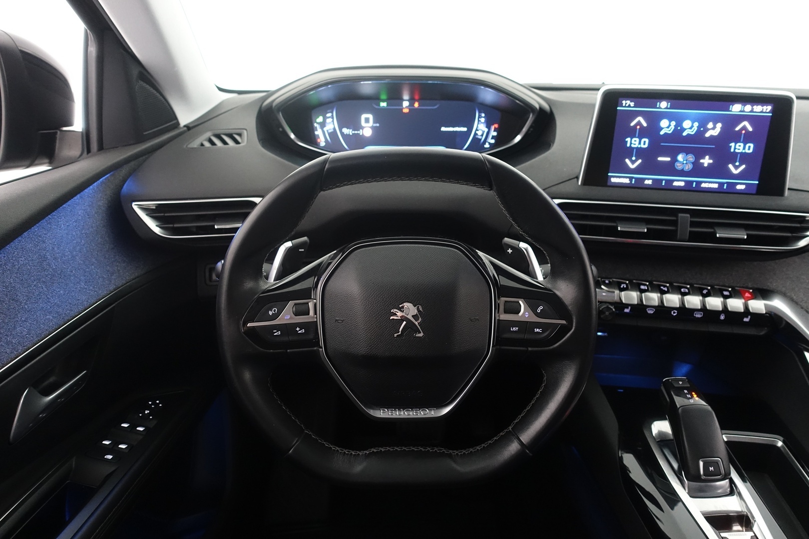 PEUGEOT 5008 2018