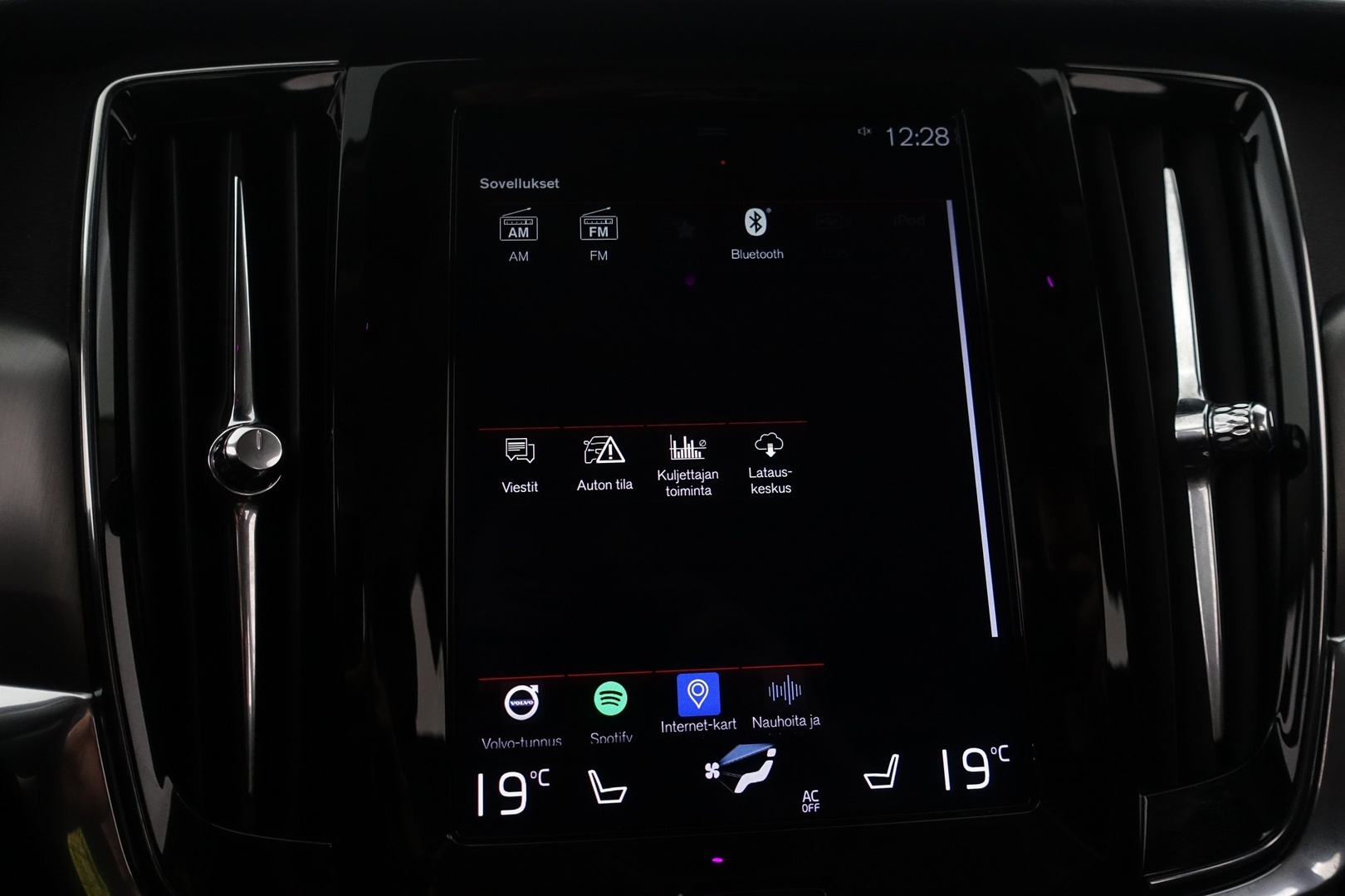 VOLVO V90 2019