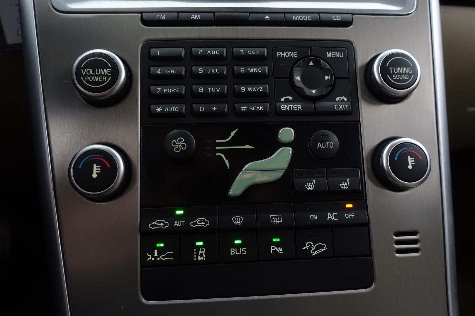 VOLVO XC60 2010