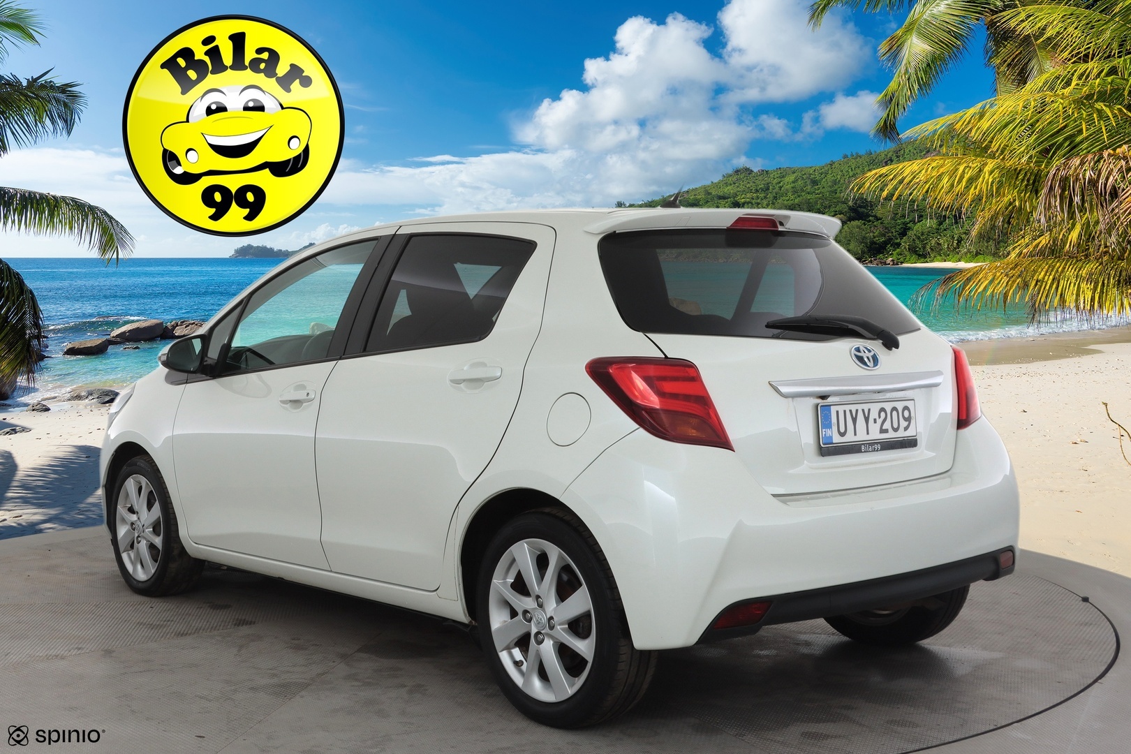 TOYOTA Yaris 2015