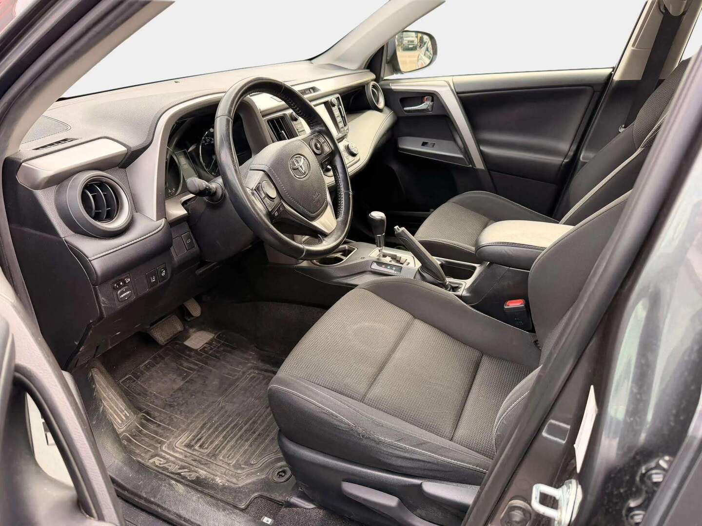 TOYOTA RAV4 2017