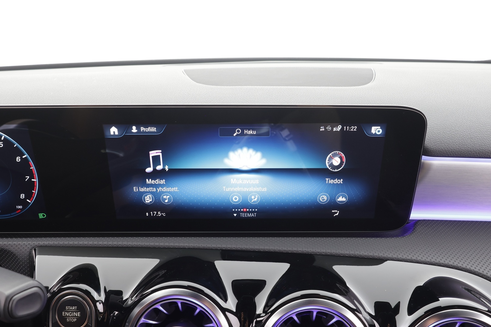 MERCEDES-BENZ A 2022