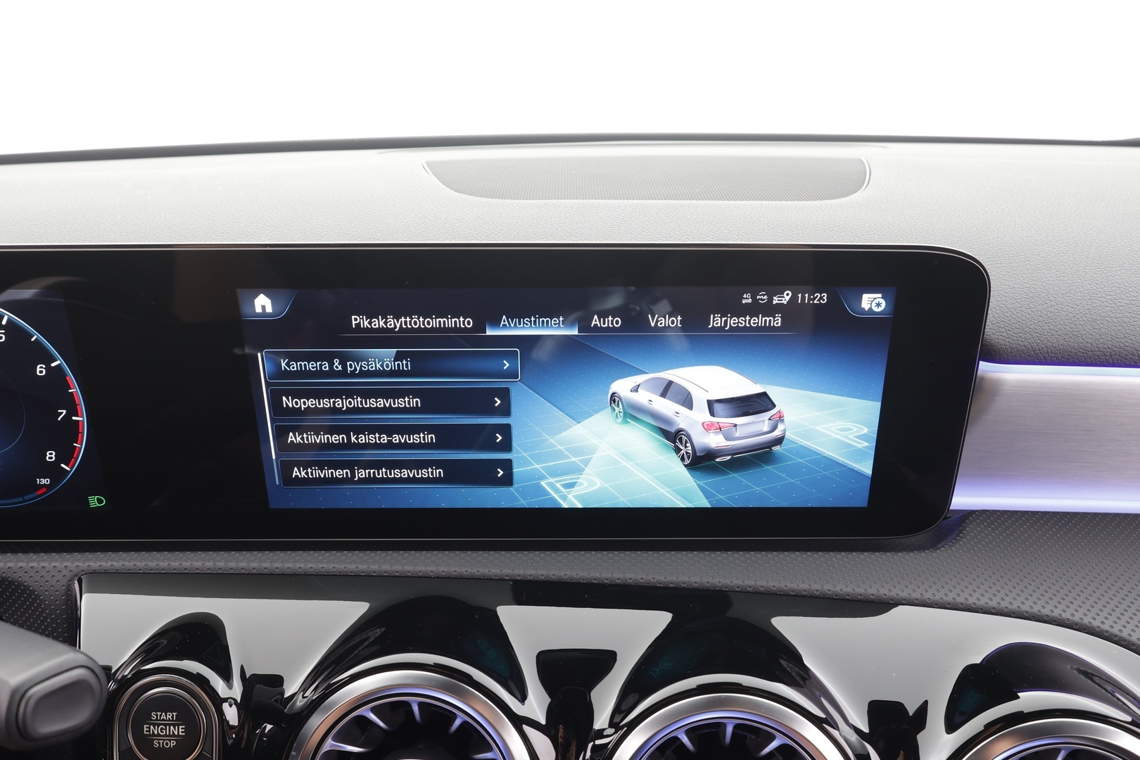 MERCEDES-BENZ A 2022